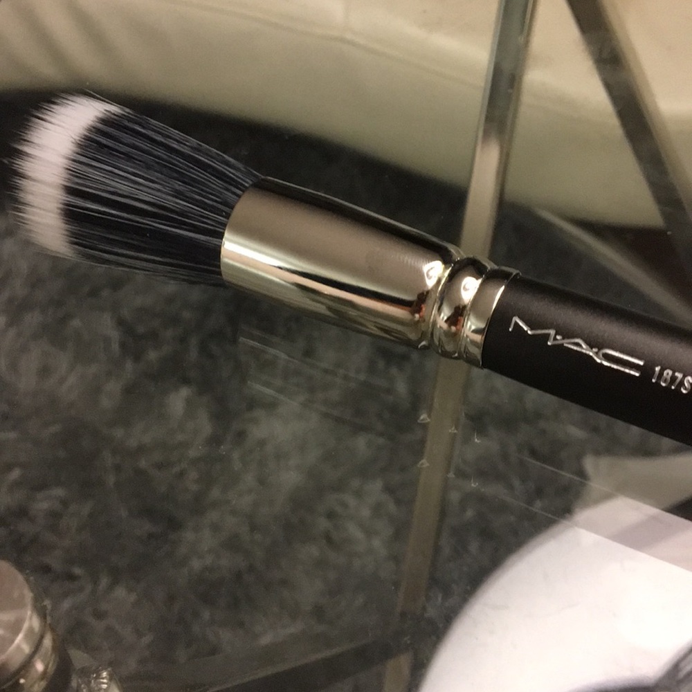 MAC Face Brush